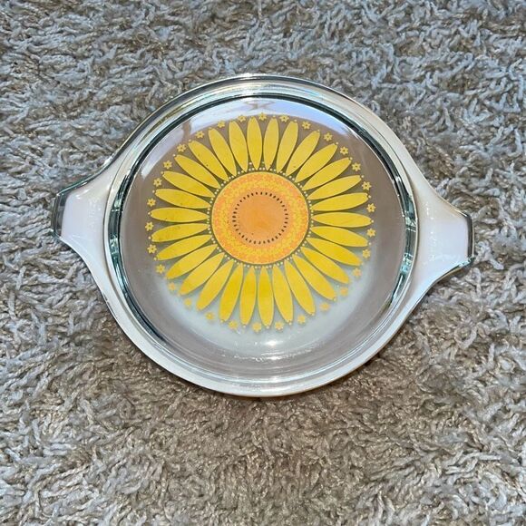 Vintage Pyrex Daisy Sunflower Orange 1.5 Pt Casserole Dish #472-C Daisy Lid - Picture 2 of 13